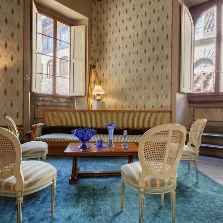 Renaissance Imperial Apartment